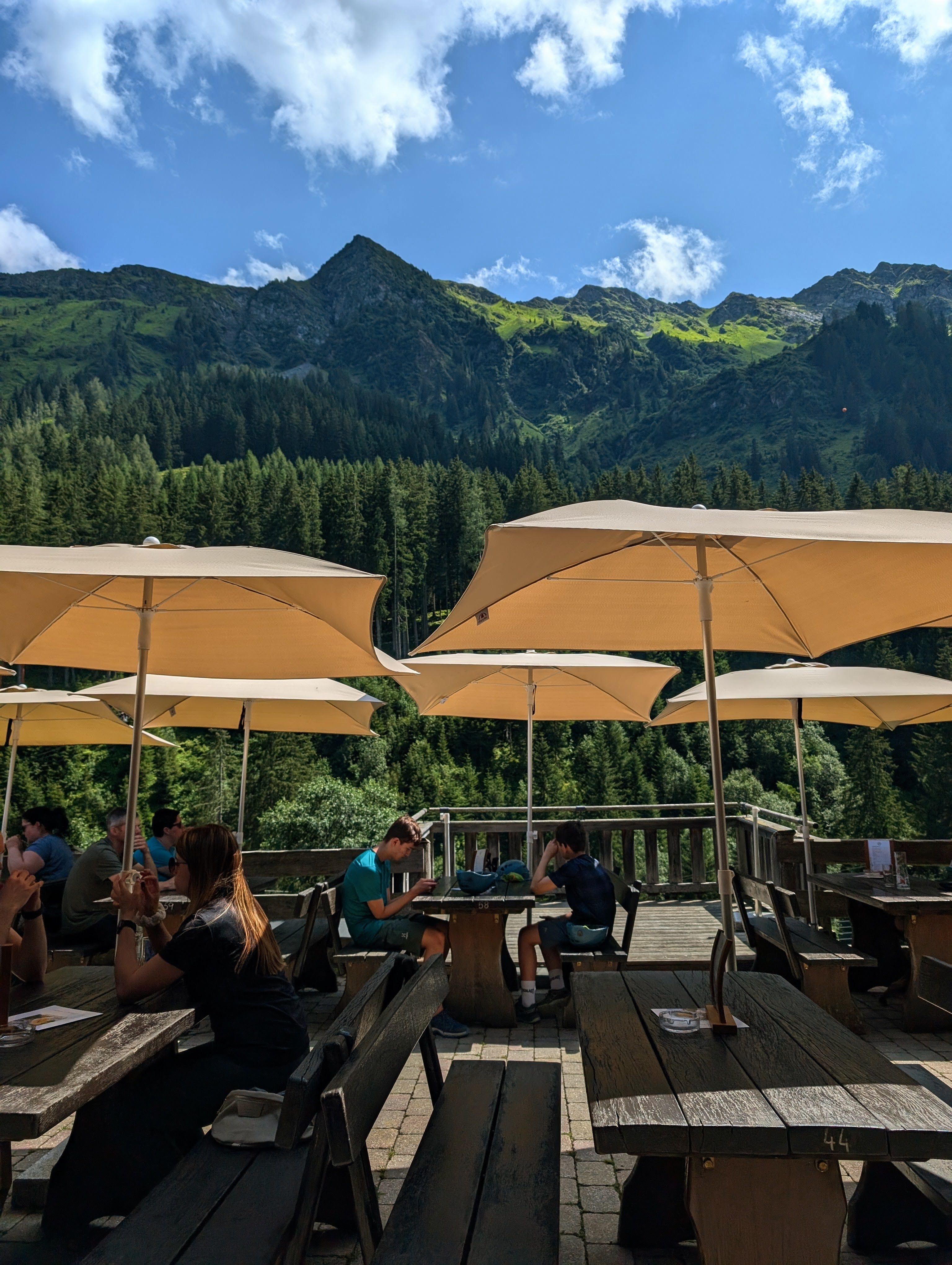 Terras op een berg in Saalbach Hinterglemm